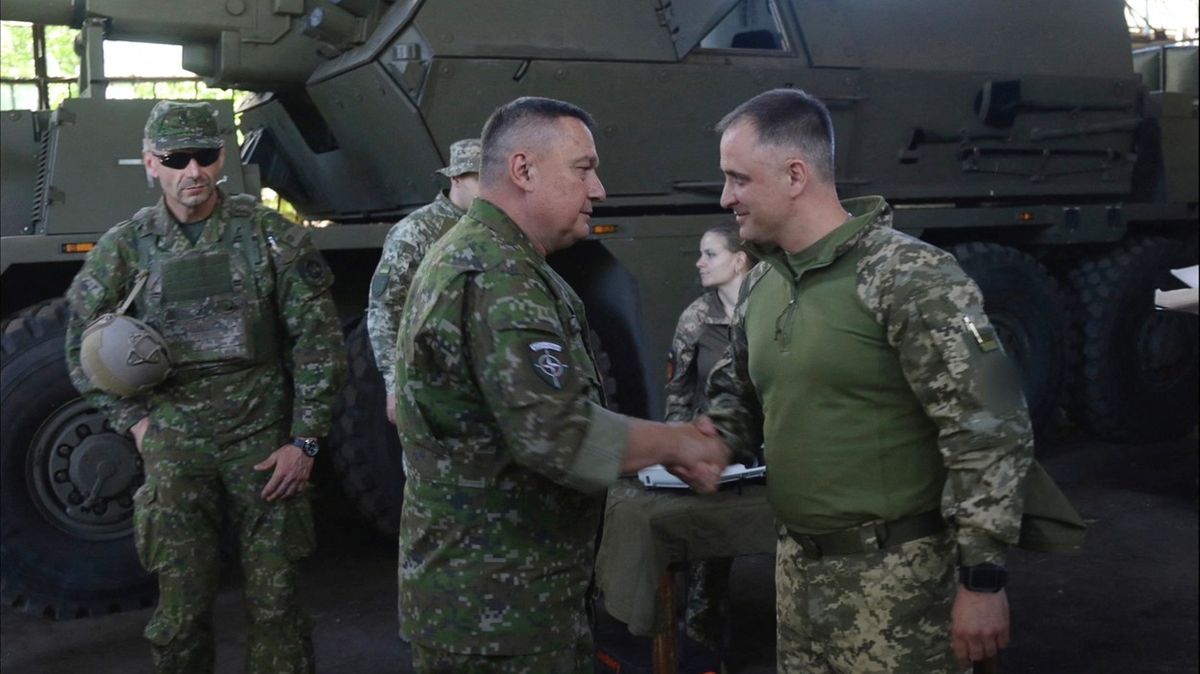 Šéf slovenské armády navštívil frontu na Ukrajině